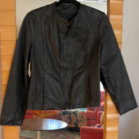 Black Leather jacket size 6 W “UNIFORM PETITE LEATHER”by John Paul Richard - Picture 5 of 7